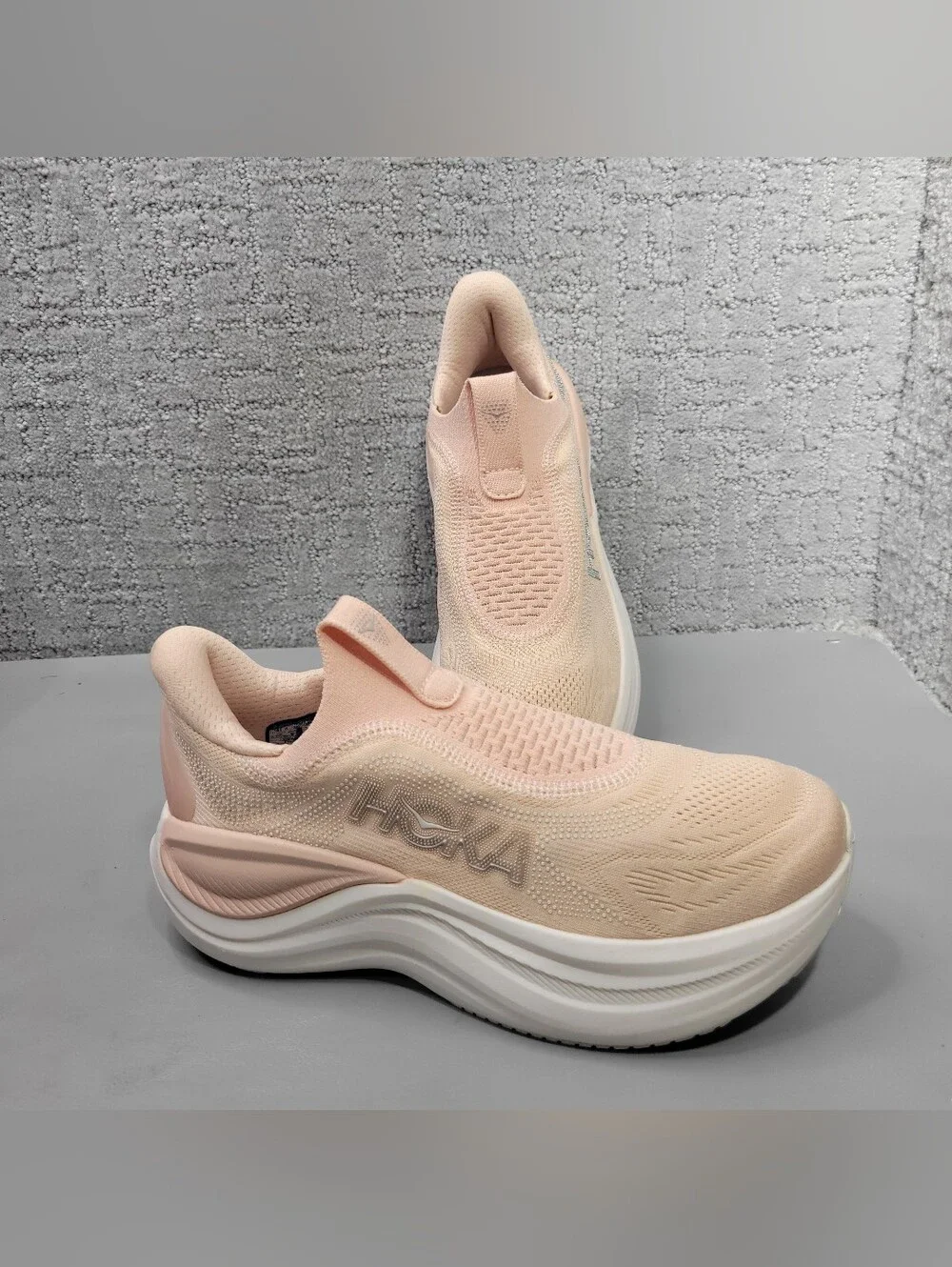 Hoka Skyward Laceless Women's Size US 7B Rose Latte/Rose Cream Recovery Shoes